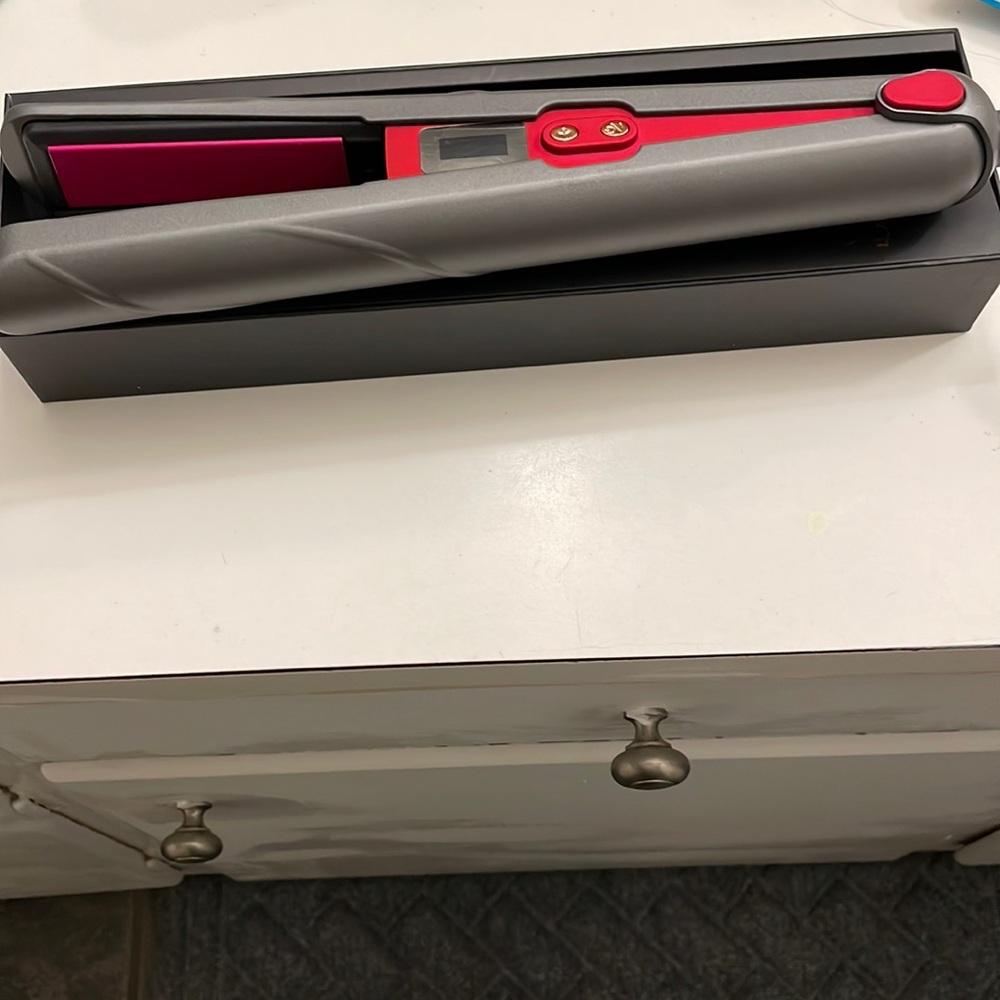 New cordless flatiron